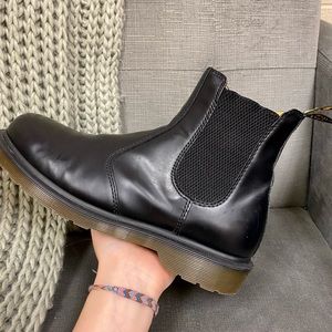Dr. Martens 2976 Chelsea Boot - Black